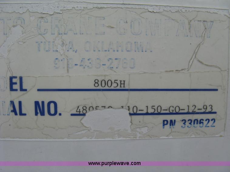 image for item L6317 2004 Chevrolet C7500 service truck with crane