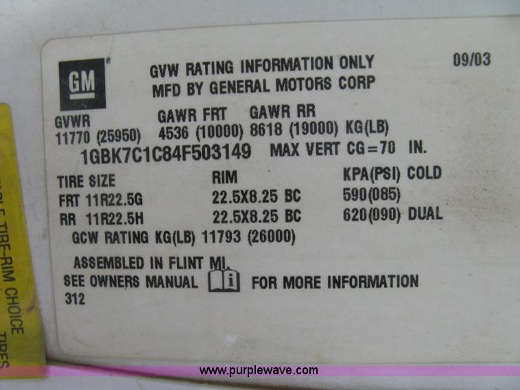 image for item L6317 2004 Chevrolet C7500 service truck with crane