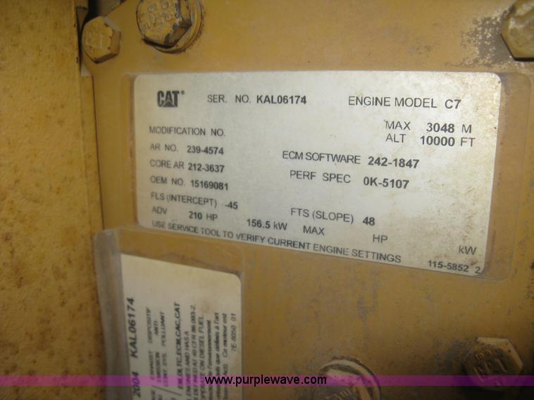 image for item L6317 2004 Chevrolet C7500 service truck with crane