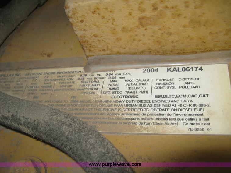 image for item L6317 2004 Chevrolet C7500 service truck with crane