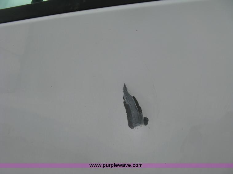 image for item L6317 2004 Chevrolet C7500 service truck with crane