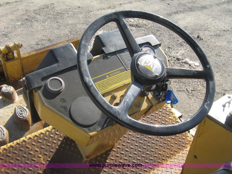 image for item L6326 1995 Caterpillar 2258A vibratory single drum compactor