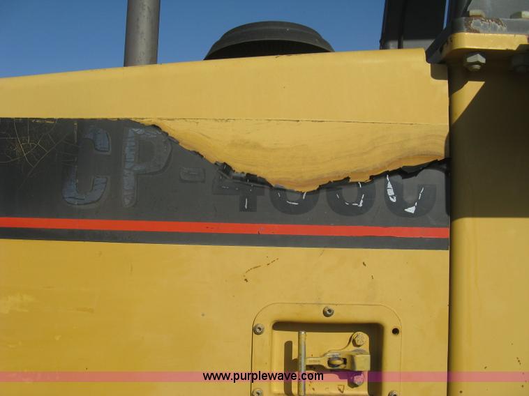 image for item L6326 1995 Caterpillar 2258A vibratory single drum compactor