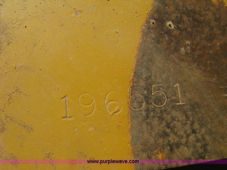 image for item L6326 1995 Caterpillar 2258A vibratory single drum compactor