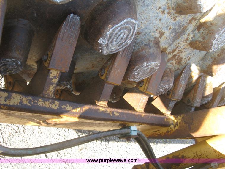 image for item L6326 1995 Caterpillar 2258A vibratory single drum compactor