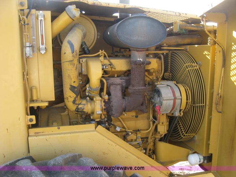 image for item L6326 1995 Caterpillar 2258A vibratory single drum compactor