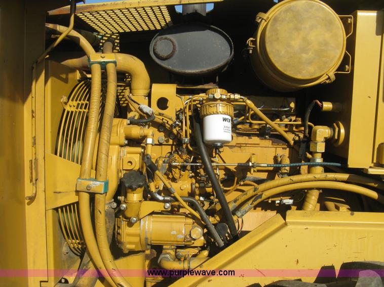 image for item L6326 1995 Caterpillar 2258A vibratory single drum compactor