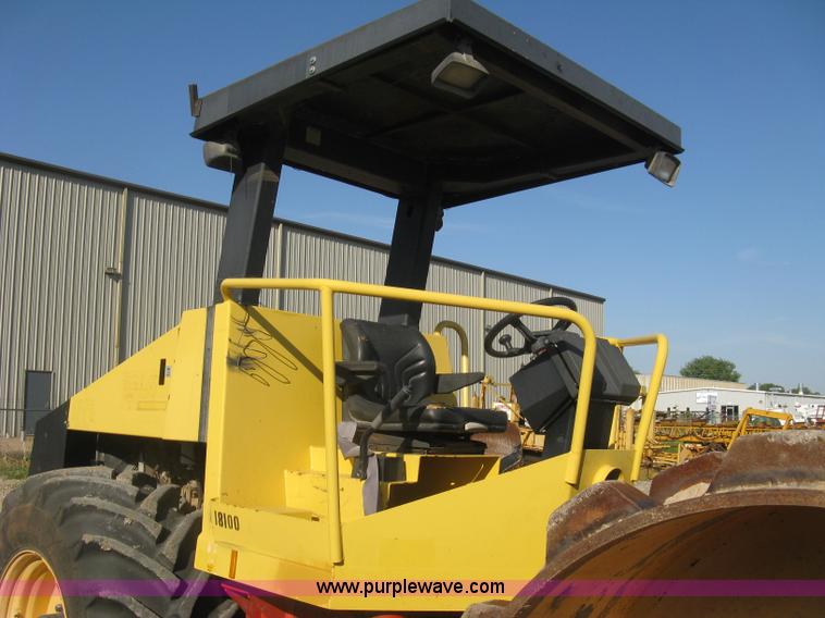 image for item L6327 Dynapac CA250PD single drum compactor