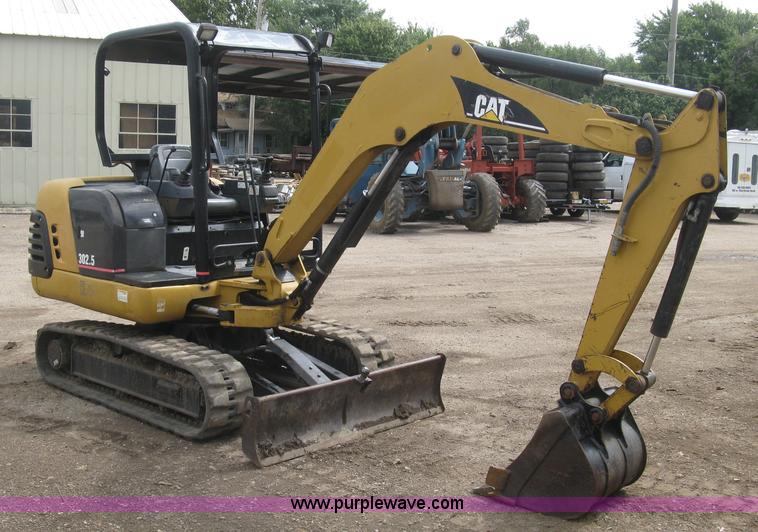 image for item L6341 2005 Caterpillar 302.5 mini excavator