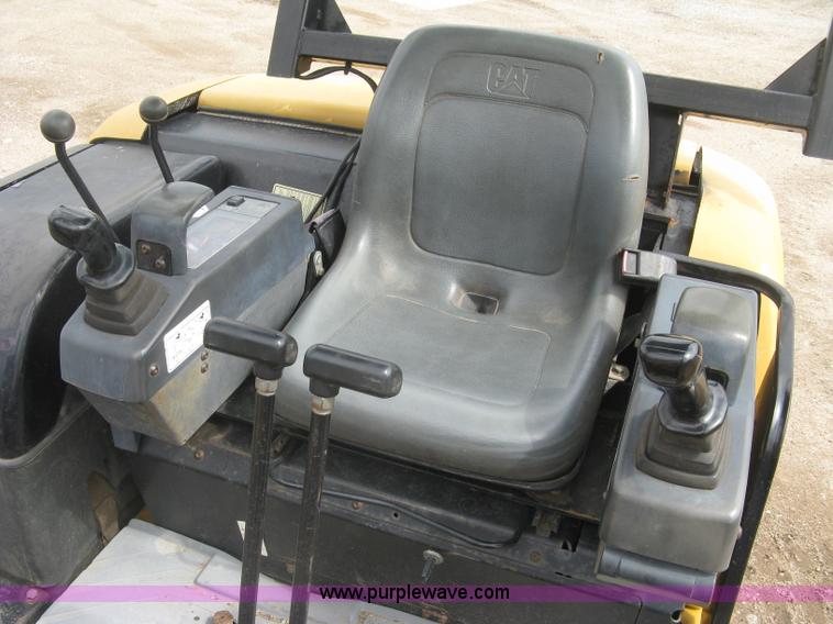 image for item L6341 2005 Caterpillar 302.5 mini excavator