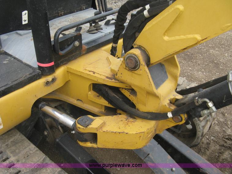 image for item L6341 2005 Caterpillar 302.5 mini excavator