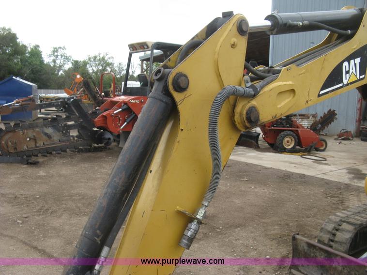 image for item L6341 2005 Caterpillar 302.5 mini excavator