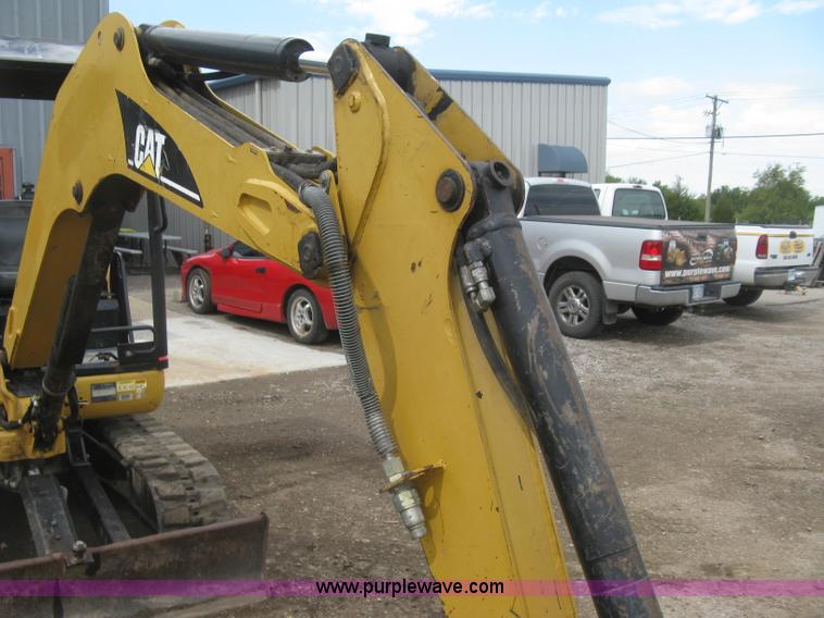 image for item L6341 2005 Caterpillar 302.5 mini excavator