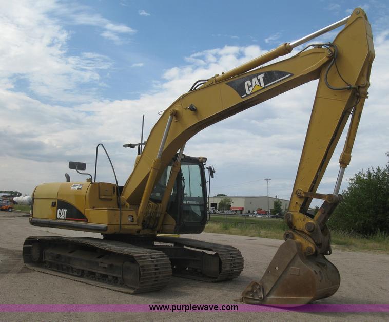 image for item L6363 2001 Caterpillar 320C L excavator