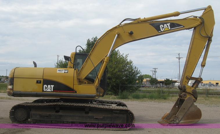 image for item L6363 2001 Caterpillar 320C L excavator