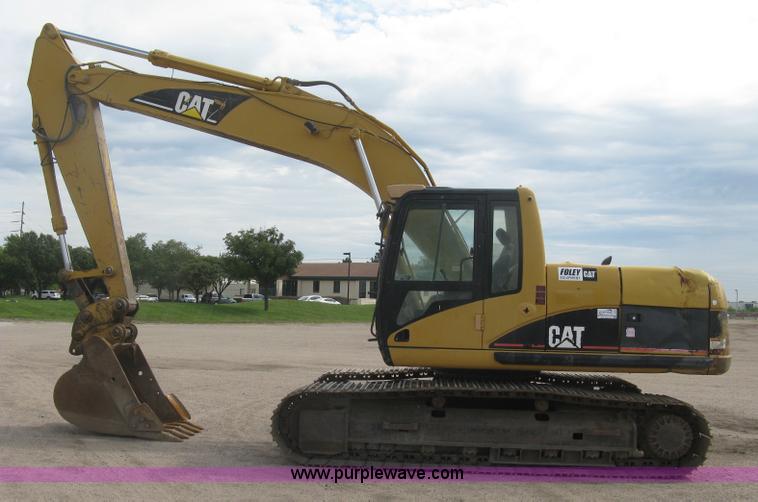 image for item L6363 2001 Caterpillar 320C L excavator