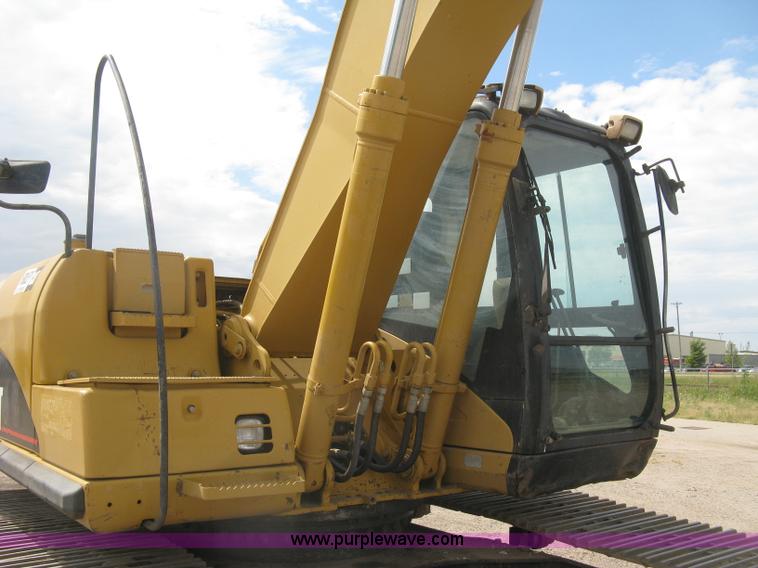 image for item L6363 2001 Caterpillar 320C L excavator