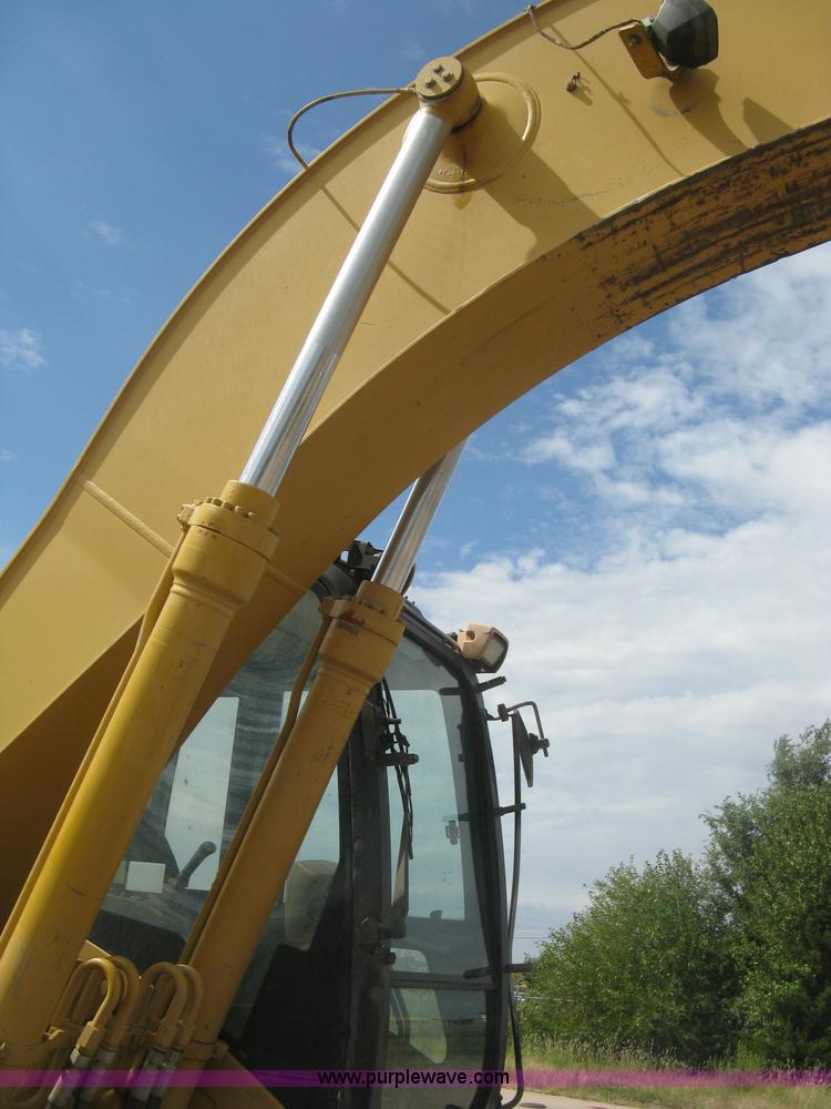 image for item L6363 2001 Caterpillar 320C L excavator