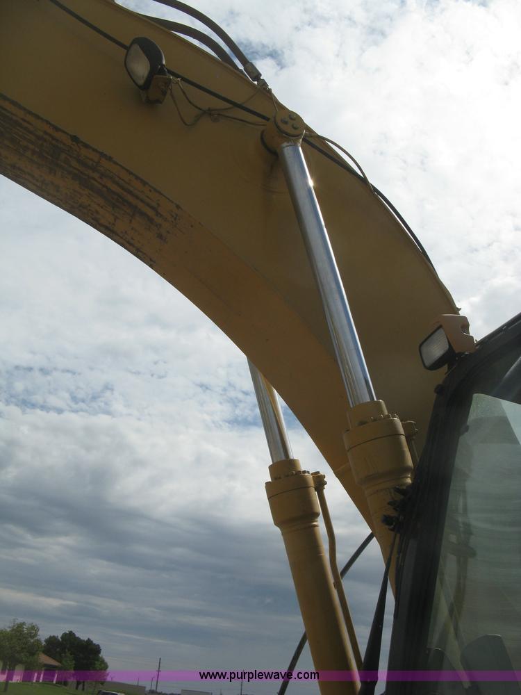 image for item L6363 2001 Caterpillar 320C L excavator