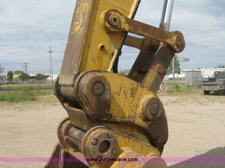 image for item L6363 2001 Caterpillar 320C L excavator