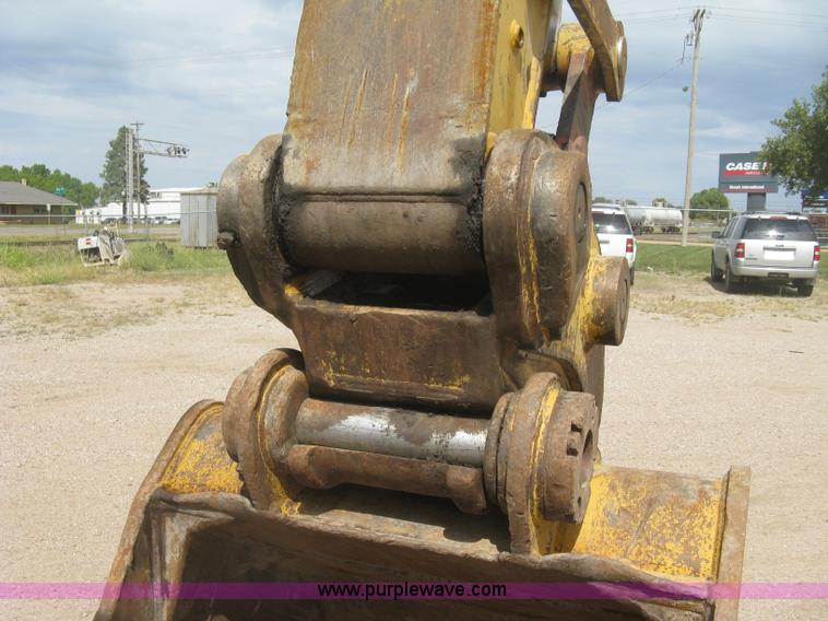 image for item L6363 2001 Caterpillar 320C L excavator