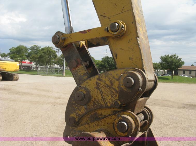 image for item L6363 2001 Caterpillar 320C L excavator