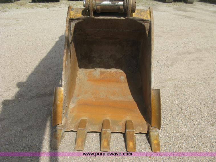 image for item L6363 2001 Caterpillar 320C L excavator