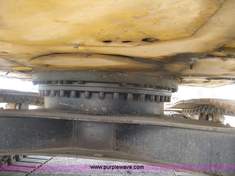 image for item L6363 2001 Caterpillar 320C L excavator