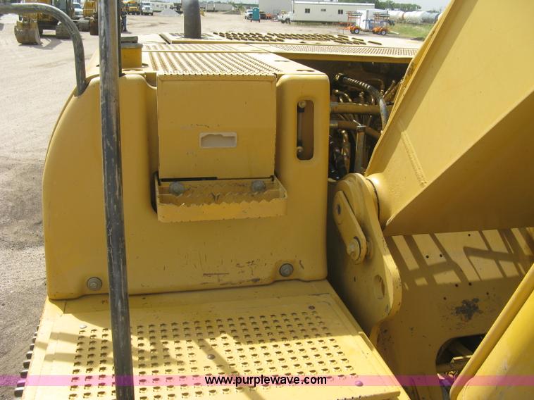 image for item L6363 2001 Caterpillar 320C L excavator