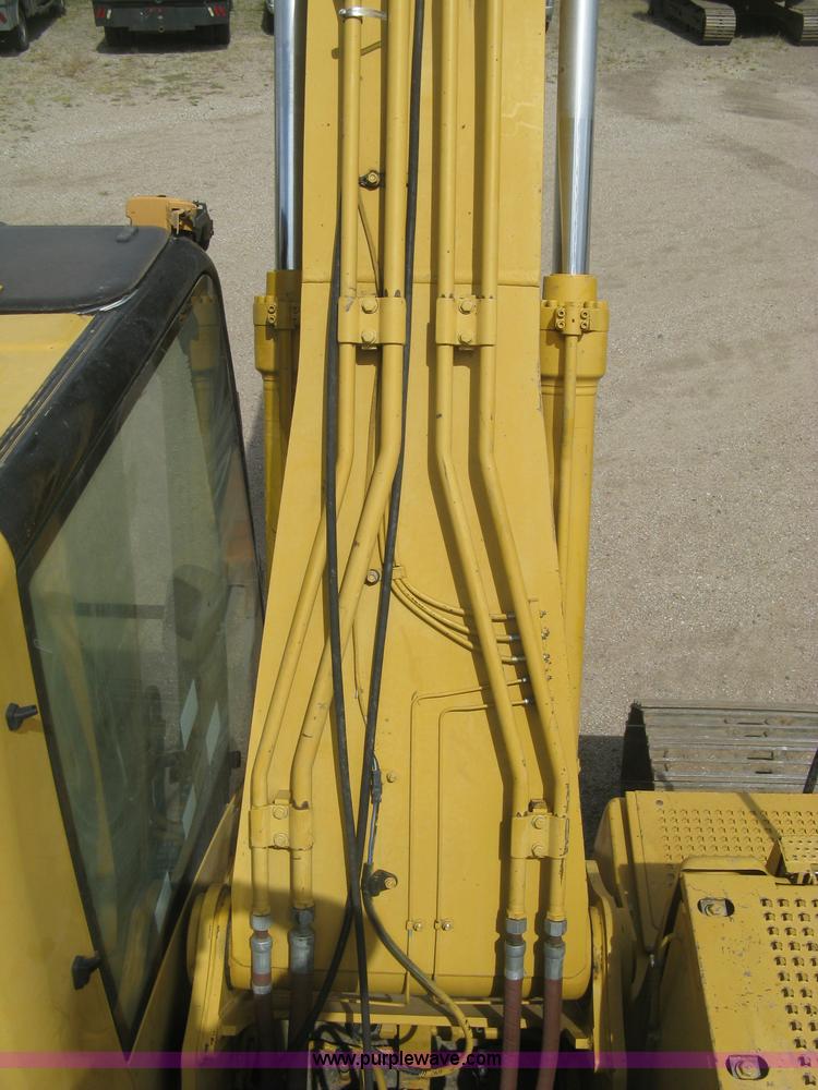 image for item L6363 2001 Caterpillar 320C L excavator