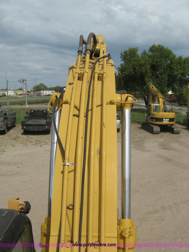 image for item L6363 2001 Caterpillar 320C L excavator