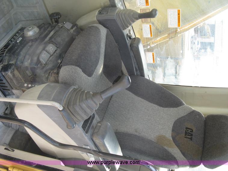 image for item L6363 2001 Caterpillar 320C L excavator