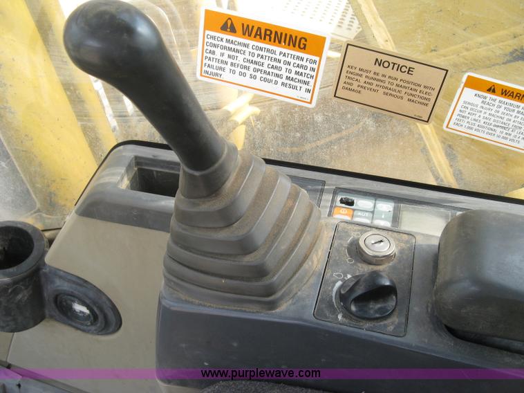 image for item L6363 2001 Caterpillar 320C L excavator