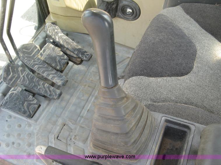 image for item L6363 2001 Caterpillar 320C L excavator