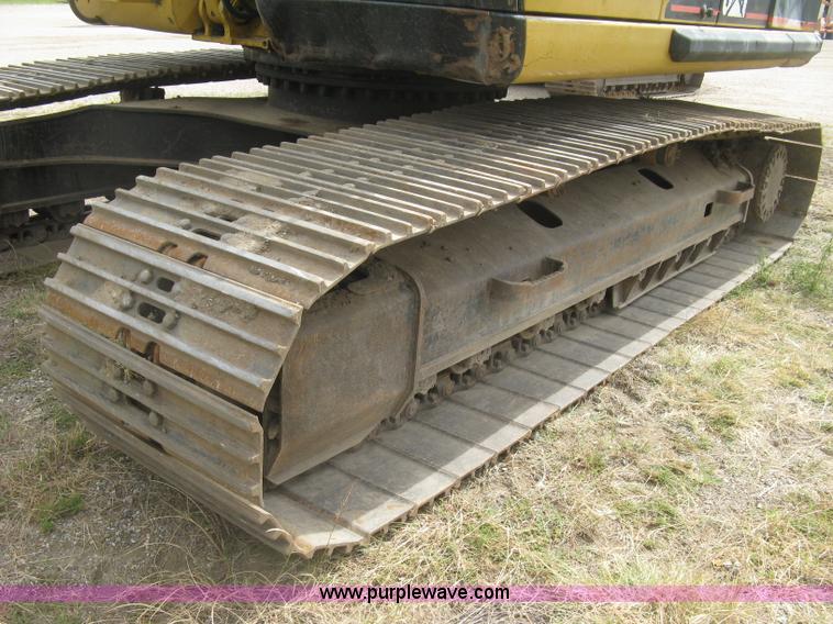 image for item L6363 2001 Caterpillar 320C L excavator