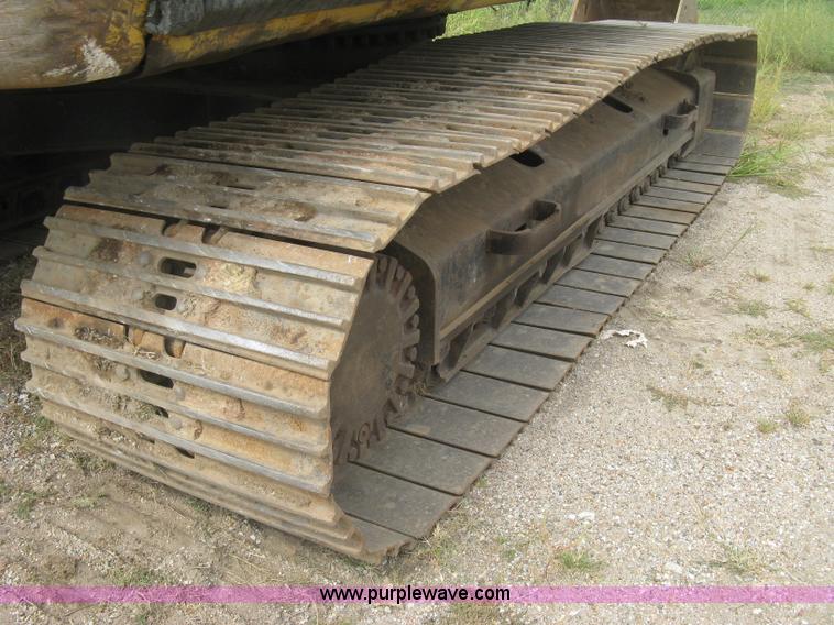 image for item L6363 2001 Caterpillar 320C L excavator