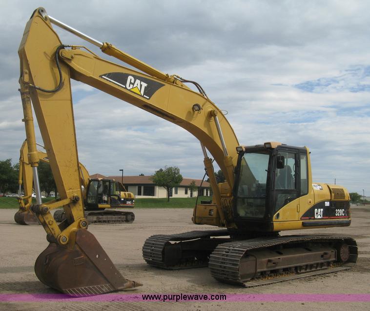 image for item L6364 2001 Caterpillar 320C L excavator
