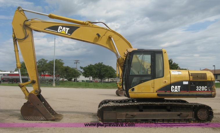 image for item L6364 2001 Caterpillar 320C L excavator