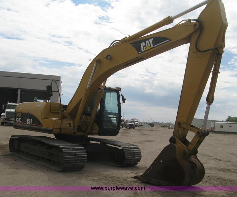 image for item L6364 2001 Caterpillar 320C L excavator