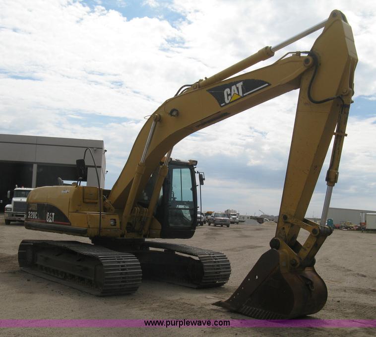 image for item L6364 2001 Caterpillar 320C L excavator