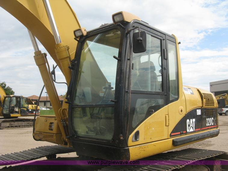 image for item L6364 2001 Caterpillar 320C L excavator