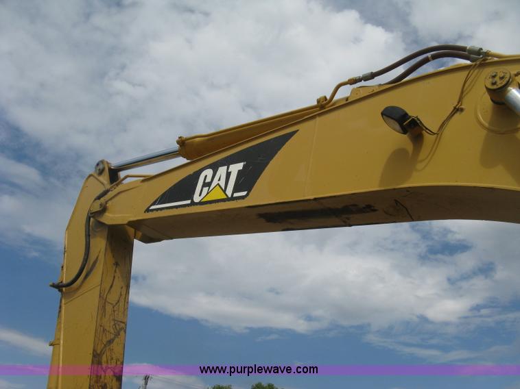image for item L6364 2001 Caterpillar 320C L excavator