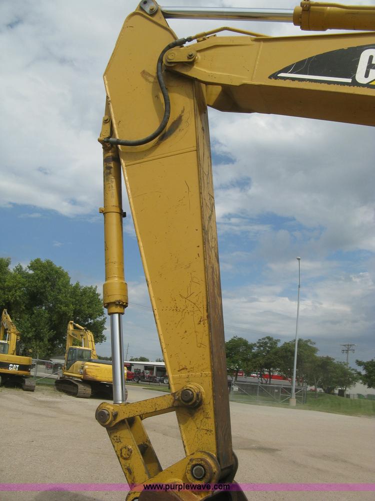 image for item L6364 2001 Caterpillar 320C L excavator