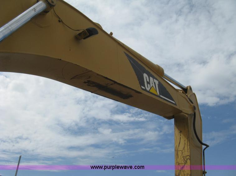 image for item L6364 2001 Caterpillar 320C L excavator