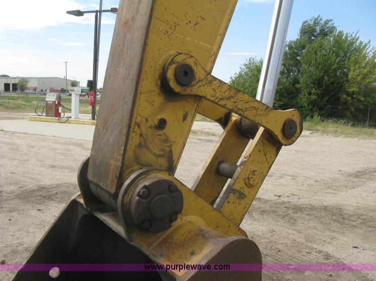 image for item L6364 2001 Caterpillar 320C L excavator