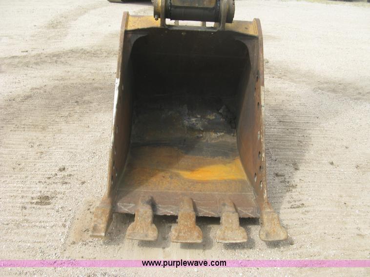 image for item L6364 2001 Caterpillar 320C L excavator