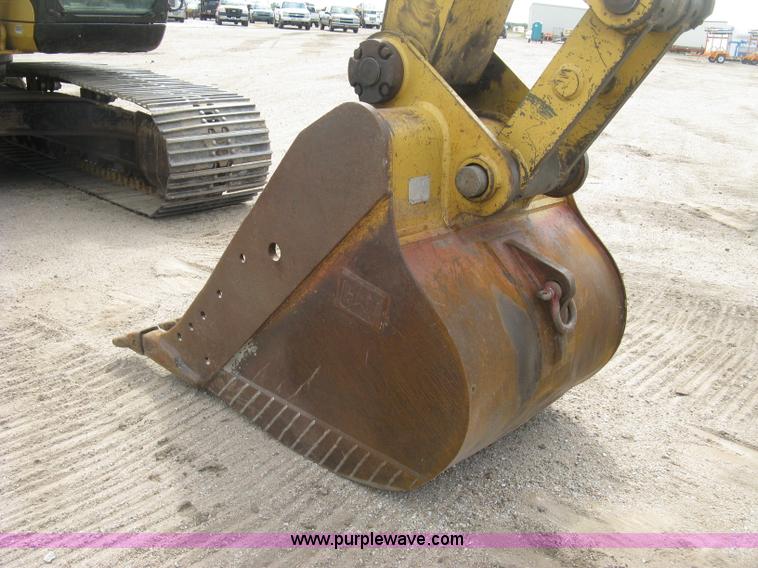 image for item L6364 2001 Caterpillar 320C L excavator