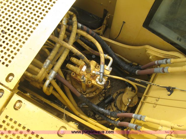 image for item L6364 2001 Caterpillar 320C L excavator
