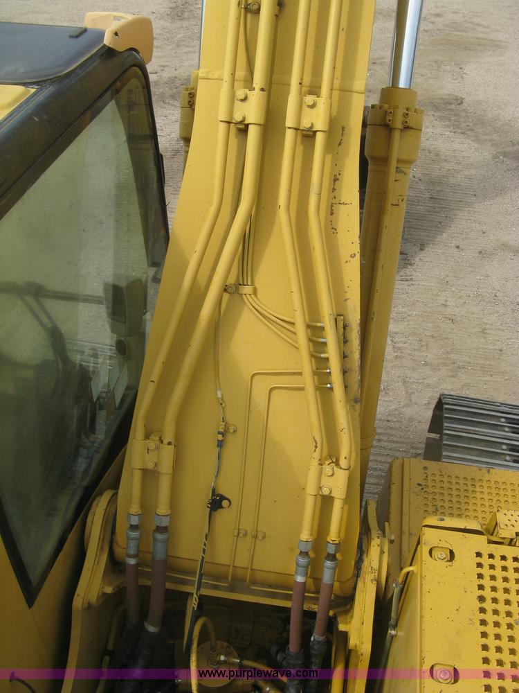 image for item L6364 2001 Caterpillar 320C L excavator