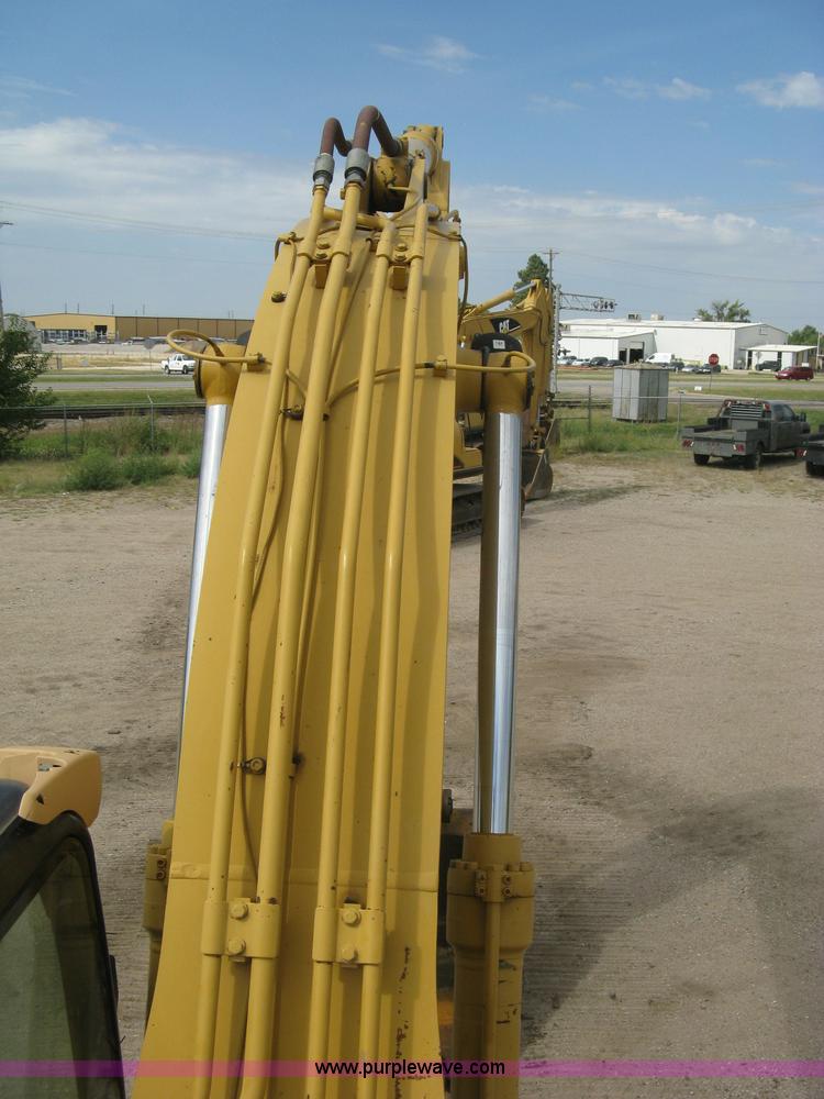 image for item L6364 2001 Caterpillar 320C L excavator